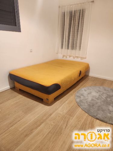 מיטה וחצי נפתחת ומתכווננת