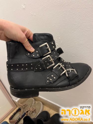 מגפיים נשים