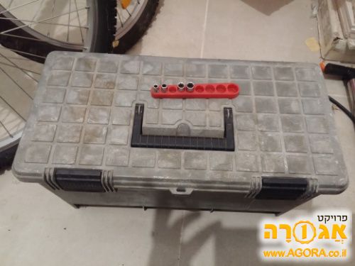 בס"ד בוקסות מספר 9 8 6 5 + ארגז כלים