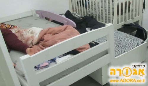 מיטת ילדים עם מיטת חבר