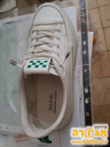 נעלי ספורט