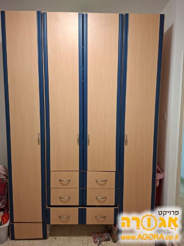 ארון קיר סיבית