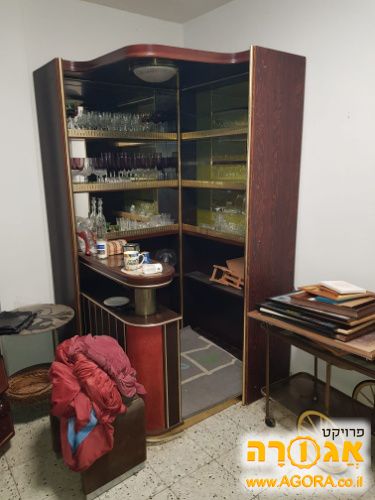 בר- מזנון פינתי למשקאות