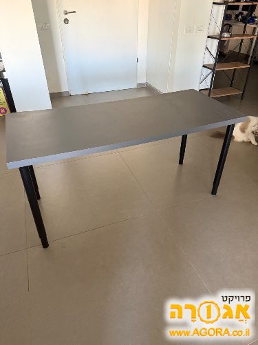 שולחן
