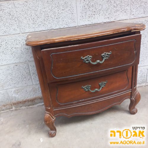 שידת עץ
