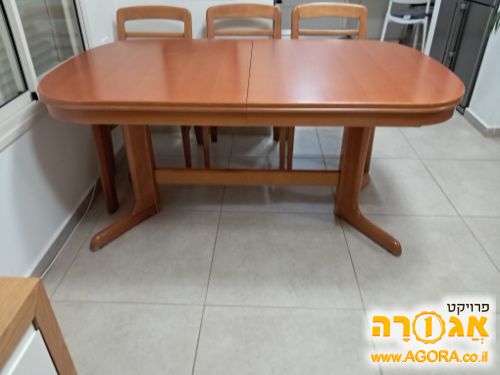 שולחן אוכל