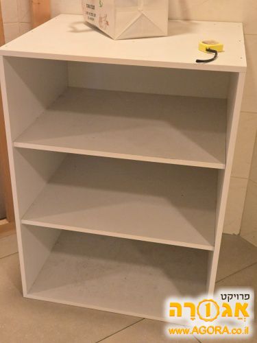 ארונית לבנה