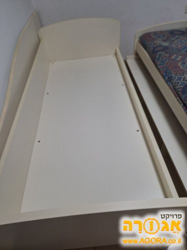 מיטת יחיד