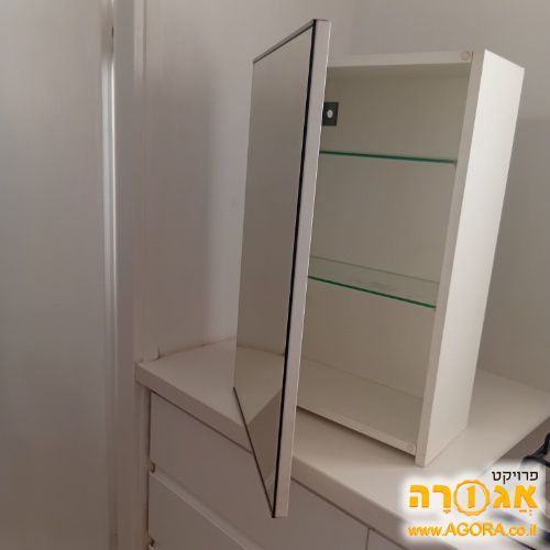 ארון אמבטיה