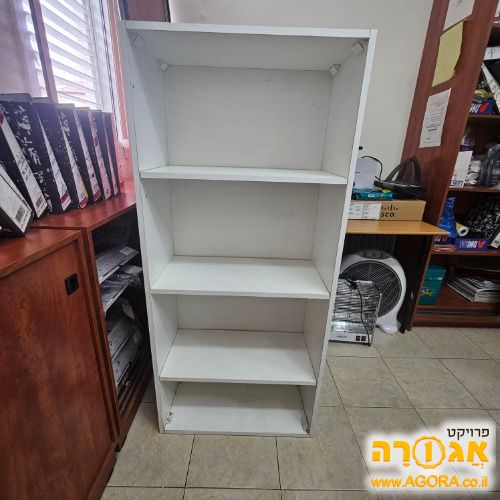 ספריה בצבע לבן