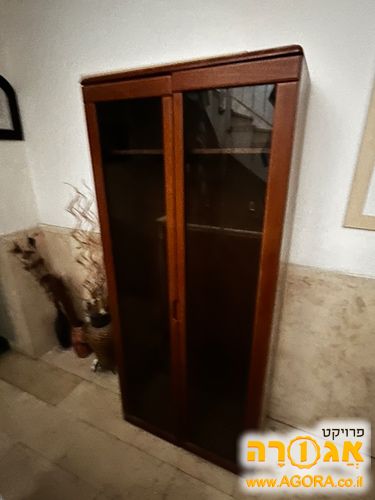 ארון מעילים