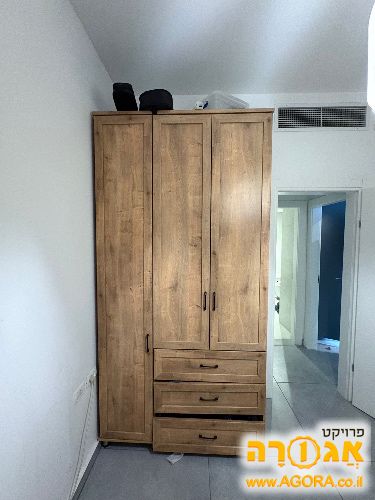 ארון בגדים