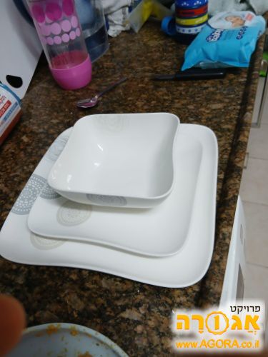 סט צלחות