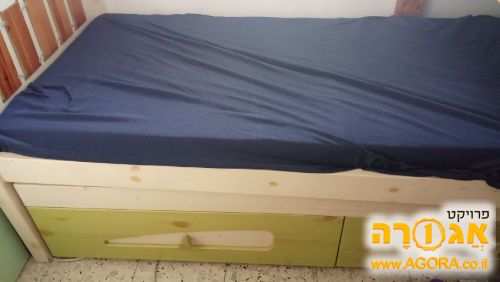 מיטת נפתחת