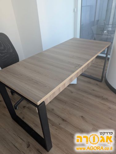 שולחן משרדי