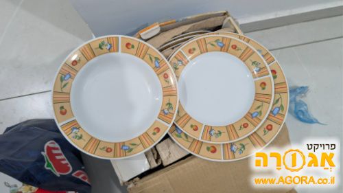 סט צלחות הגשה ישנות שלא שומשו