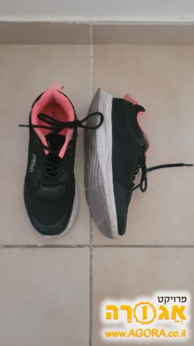 נעלי ספורט לנשים FILA מידה 40