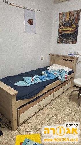 מיטת נוער במצב טוב