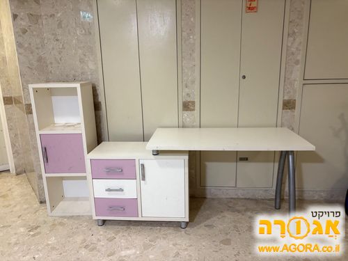 שולחן כתיבה ושידת ארונות לחדר ילדים