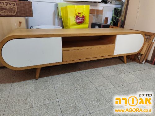 מזנון איכותי שמור כחדש כולל מגירה ואחסון