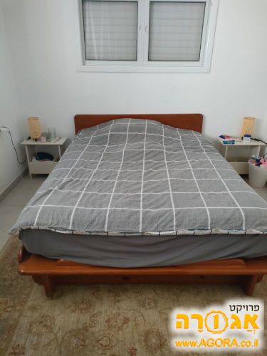 מיטה זוגית עם מזרון