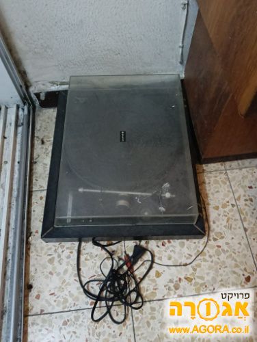 פטיפון Sanyo וינטאג'