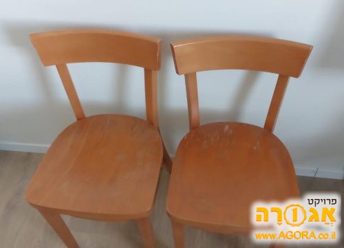 2 כסאות עץ של איקאה