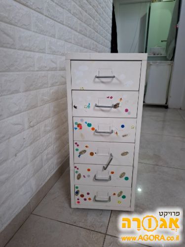 ארונית מגירות ממתכת