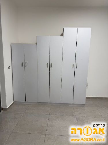 3 ארוניות