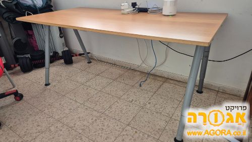 שולחן משרדי