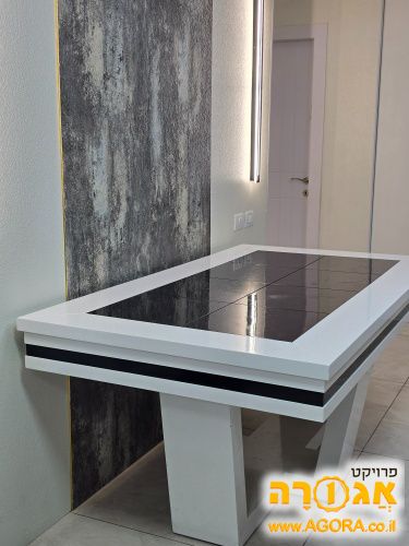 שולחן אוכל