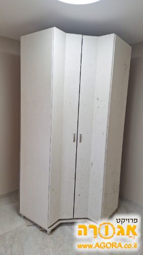 ארון פינתי