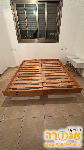 בסיס עץ למיטה