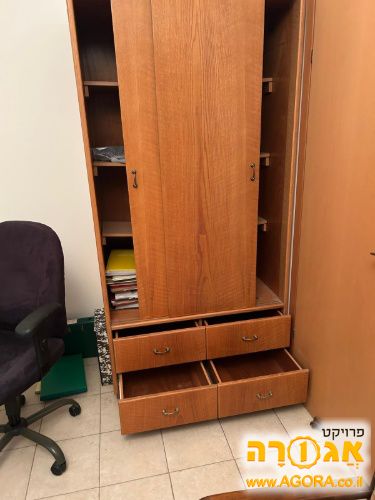 ארון שתי דלתות