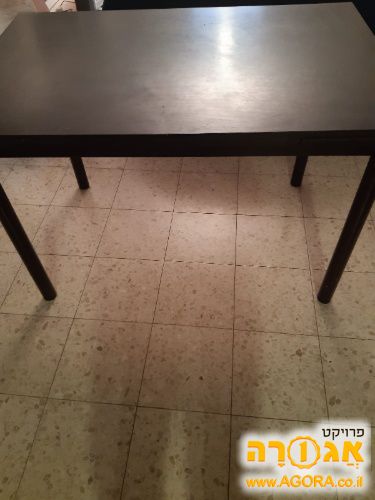 שולחן אוכל נפתח