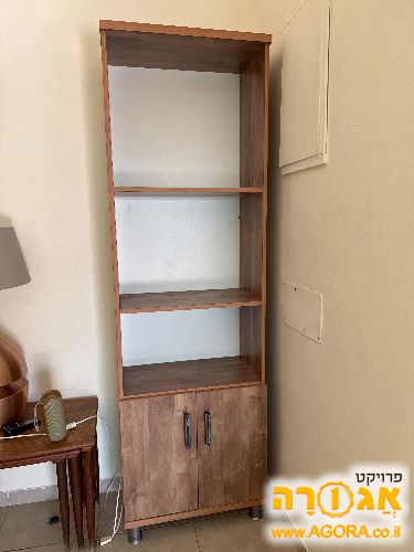 כוננית ספרים
