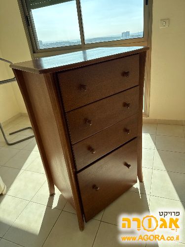 כוננית מגירות