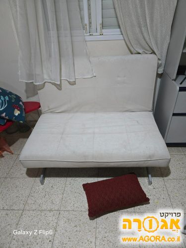 כורסא נפתחת למיטה של איקאה