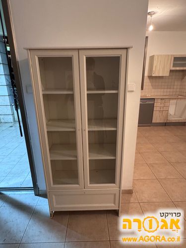 ויטרינה עם זכוכית 2 דלתות