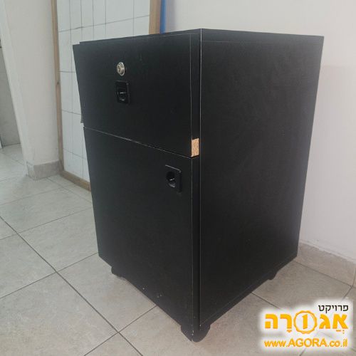 שידת מגירות