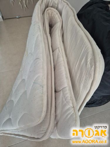 מזרן זוגי דק לאירוח.מתקפל
