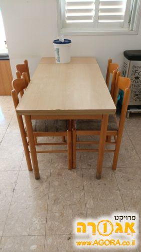 פינת אוכל קטנה