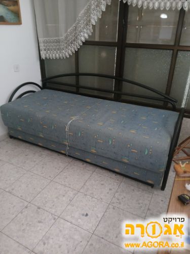 מיטה נפתחת עם ארגז
