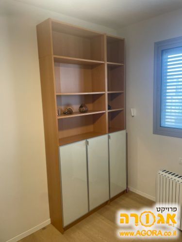 ארון ספרים