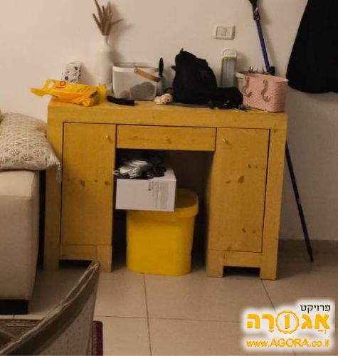 קומודה מעץ