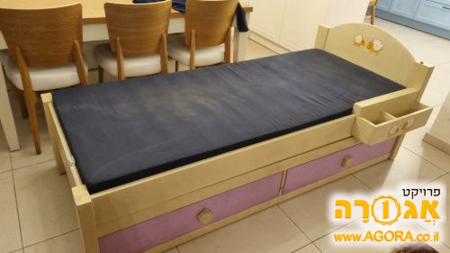 מיטת ילד/ה עם מיטת חבר ומזרן
