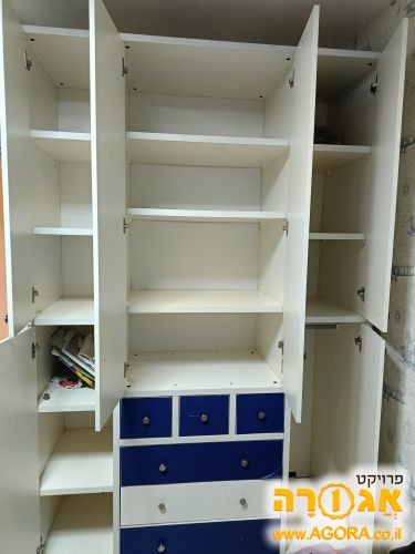 ארון בגדים