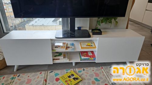 שידת סלון לבנה