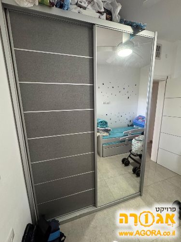 ארון בגדים