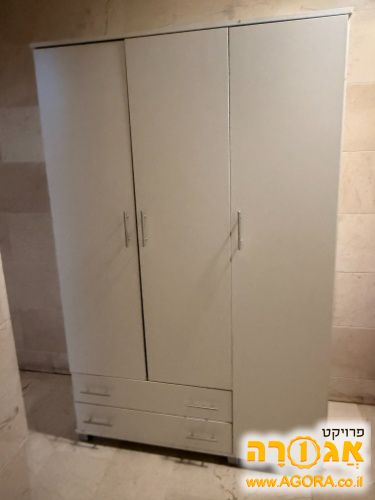 ארון בגדים